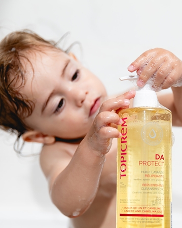 Topicrem DA Replenishing Cleansing Oil huile régénérante et réparatrice