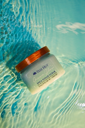 Tree Hut Shea Sugar Scrub Ocean Glow cukrový telový peeling