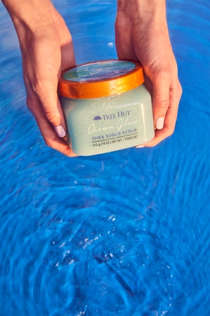 Tree Hut Shea Sugar Scrub Ocean Glow cukrový telový peeling