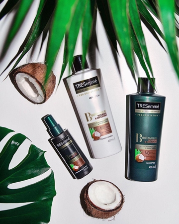 TRESemmé Botanique Nourish & Replenish Haarspray für Nahrung und Glanz