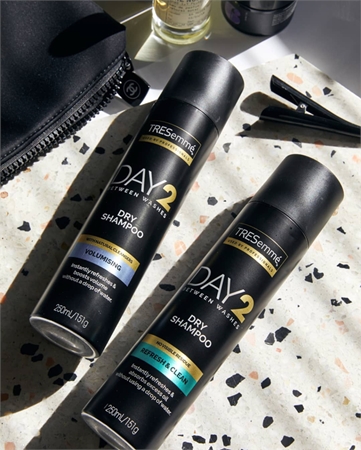 TRESemmé Day 2 Fresh & Clean dry shampoo foam