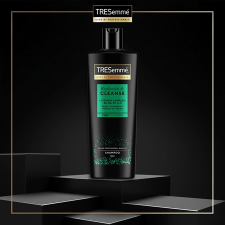TRESemmé Replenish & Cleanse šampon pro mastné vlasy s vitamíny