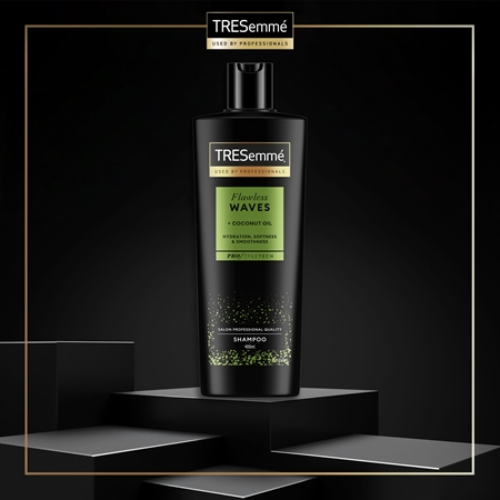 TRESemmé Flawless Waves hydratační šampon pro vlnité a kudrnaté vlasy