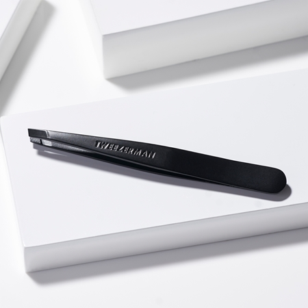 Tweezerman Slant Tweezer Black Matte Kaldus otstega pintsetid