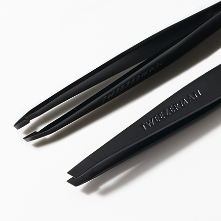 Tweezerman Slant Tweezer Black Matte Kaldus otstega pintsetid
