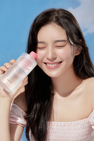 Unleashia Reduire Refreshing Time Cleansing Water Soothing Cleansing Water with hyaluronic acid