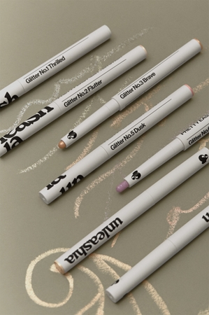 Unleashia Pretty Easy Glitter Stick кремообразен озарител в стик