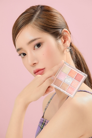 Unleashia Glitterpedia Eye Palette paletă cu farduri de ochi