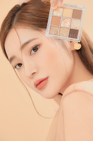 Unleashia Glitterpedia Eye Palette akių šešėlių paletė