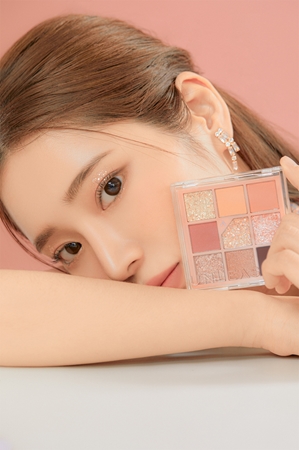 Unleashia Glitterpedia Eye Palette akių šešėlių paletė