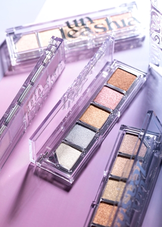 Unleashia Mood Shower Face Palette Eyeshadow and Highlighter Palette with pearl shine