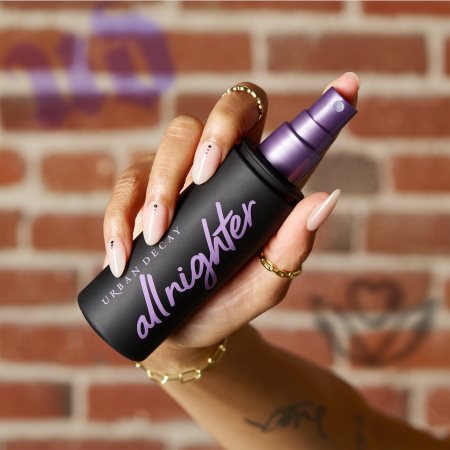 Urban Decay All Nighter makeup setting spray