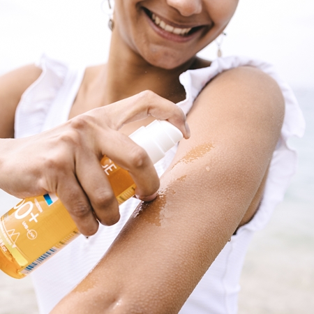 Uriage Bariésun Dry Oil SPF 50+ óleo seco solar SPF 50+