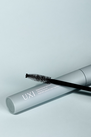 UXI BEAUTY Natural Serum Mascara спирала за обем и дефиниране на мигли