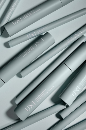 UXI BEAUTY Natural Serum Mascara спирала за обем и дефиниране на мигли