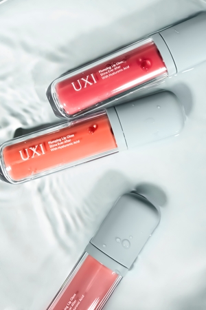 UXI BEAUTY Plumping Lip Gloss λιπ γκλος χειλιών για μεγαλύτερο όγκο με υαλουρονικό οξύ