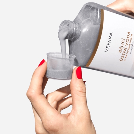 Venira Whitening Mouthwash with Active Charcoal valkaiseva suuvesi, sisältää aktiivihiiltä