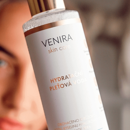 Venira Hydrating Facial Water feuchtigkeitsspendendes Gesichtswasser