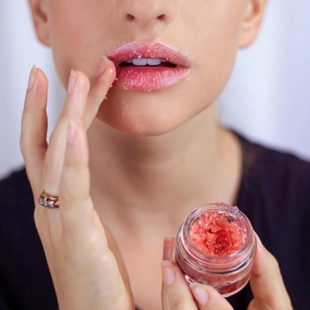 Venira Lip Scrub šveitiklis