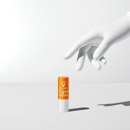 Vichy Capital Soleil Idéal Soleil stick protector pentru zonele sensibile SPF 50+