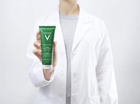 Vichy Normaderm curatare pentru ten gras si problematic