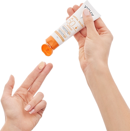 Vichy Capital Soleil cremă colorantă împotriva petelor pigmentare 3 în 1 SPF 50