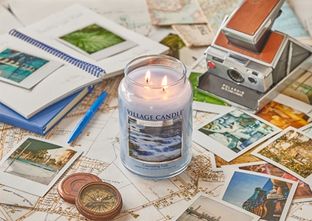 Village Candle Cascading Falls vela perfumada