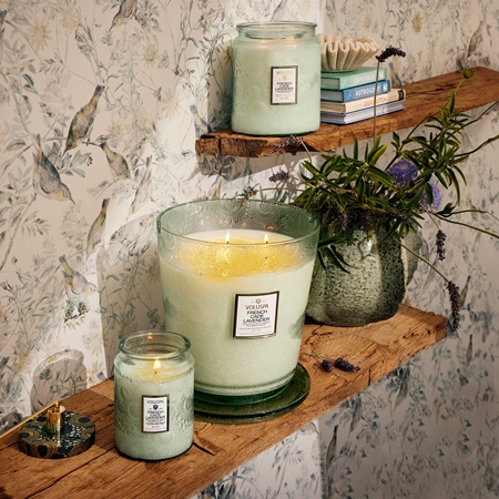 VOLUSPA Japonica French Cade Lavender vonná svíčka