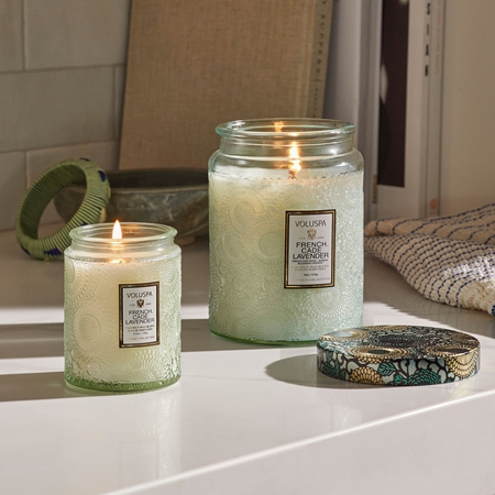 VOLUSPA Japonica French Cade Lavender vonná svíčka