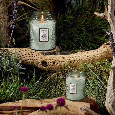 VOLUSPA Japonica French Cade Lavender vonná svíčka