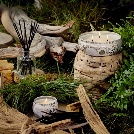 VOLUSPA Japonica Santal Vanille scented candle in a tin