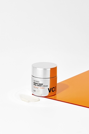VT Cosmetics Reedle Shot Vita-Light Cream Moisturizing And Soothing Cream with anti-ageing effect