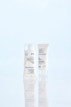 VT Cosmetics Mushroom Airy Sun Cream Protective Face Cream with moisturising effect