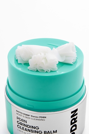 VT Cosmetics PDRN Grinding Cleansing Balm Makeup Removing Cleansing Balm with an exfoliating effect