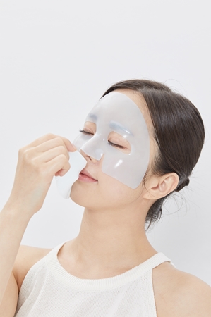 VT Cosmetics Vitamin C Astaxanthin Mask aufhellende, feuchtigkeitsspendende Maske zum vereinheitlichen der Hauttöne