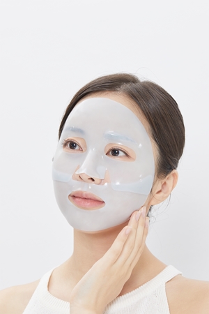VT Cosmetics Vitamin C Astaxanthin Mask aufhellende, feuchtigkeitsspendende Maske zum vereinheitlichen der Hauttöne