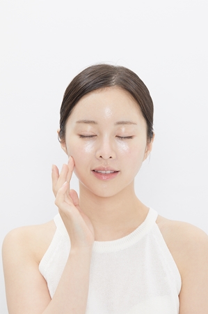 VT Cosmetics Vitamin C Astaxanthin Mask aufhellende, feuchtigkeitsspendende Maske zum vereinheitlichen der Hauttöne