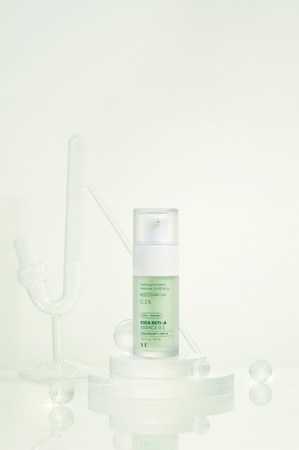 VT Cosmetics Cica Reti-A Essence 0.1 Concentrated Hydrating Essence with retinol