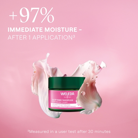 Weleda Wild Rose & White Tea Gift Set with a brightening effect