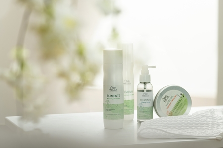 Wella Professionals Elements Renewing Restoring Shampoo for shiny and soft hair