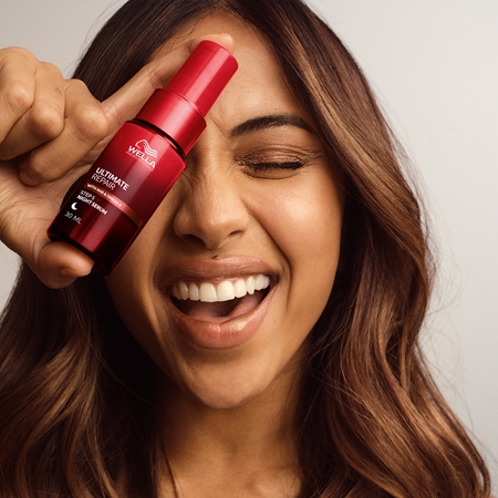 Wella Professionals Ultimate Repair Night Serum Erneuerndes Serum für die Nacht für das Haar