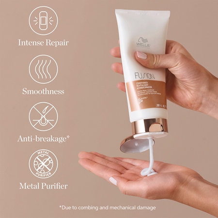 Wella Professionals Fusion intenzíven regeneráló kondicionáló a károsult hajra