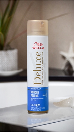 Wella Deluxe Wonder Volume lak na vlasy se silnou fixací pro objem