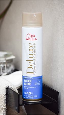 Wella Deluxe Wonder Volume lak na vlasy se silnou fixací pro objem