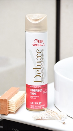 Wella Deluxe Luxurious Shine lak na vlasy pro lesk