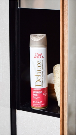 Wella Deluxe Luxurious Shine lak na vlasy pro lesk