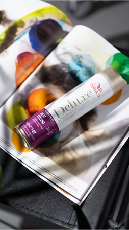 Wella Deluxe Heat Styling lak na vlasy pro tepelnou úpravu vlasů