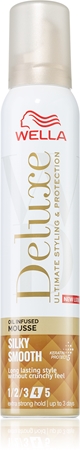 Wella Deluxe Silky Smooth fixáló hab tápláló hatással
