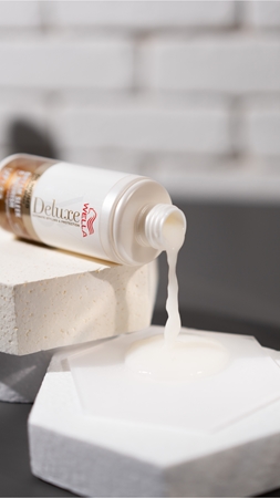 Wella Deluxe Dream Sleek & Nourish olejový sprej na vlasy