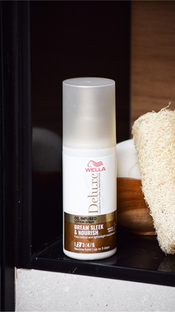 Wella Deluxe Dream Sleek & Nourish olejový sprej na vlasy